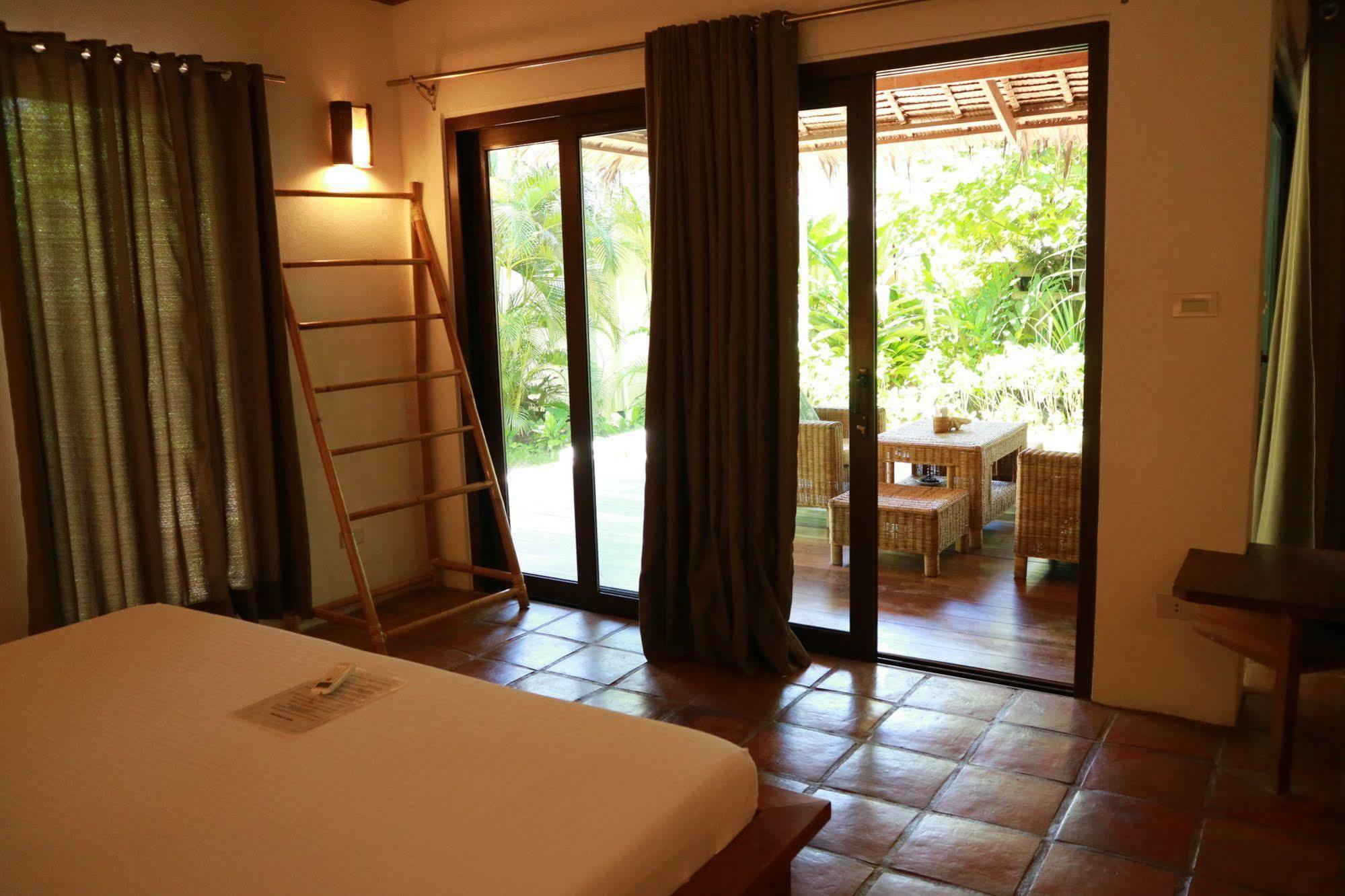 El Nido Mahogany Beach Екстер'єр фото